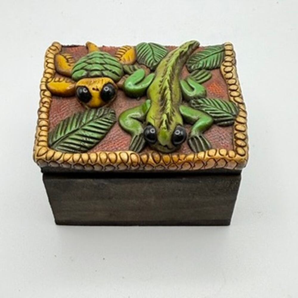Trinket Box Lizard Turtle Rainforest Art Vintage Costa Rica Hand Carved Wooden